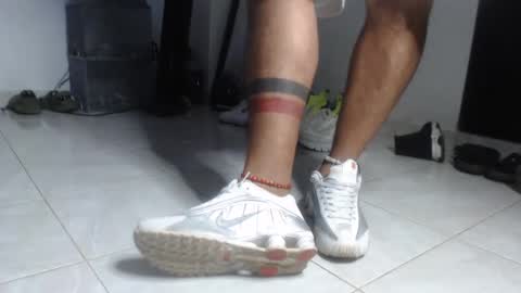 Snapshot of pikoro_gomez chatting on 02.16.25 pikoro_gomez online show from 02.16.25