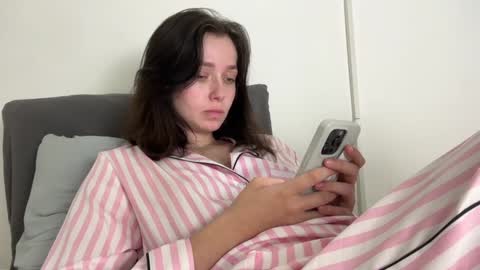 Snapshot of pileacadieri__ chatting on 01.04.25 Trisha online show from 01.04.25