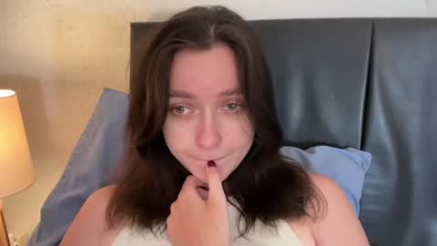 Snapshot of pileacadieri__ chatting on 02.22.25 Trisha online show from 02.22.25