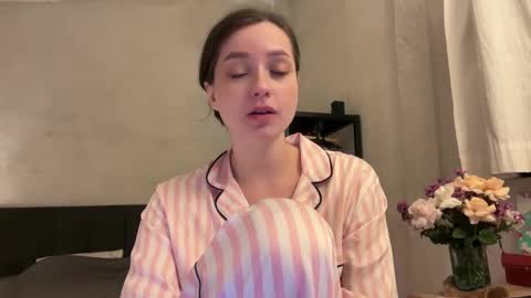 Snapshot of pileacadieri__ chatting on 03.08.25 Trisha online show from 03.08.25