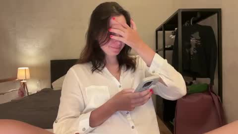 Snapshot of pileacadieri__ chatting on 03.11.25 Trisha online show from 03.11.25