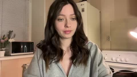 Snapshot of pileacadieri__ chatting on 11.17.25 Trisha online show from 11.17.25