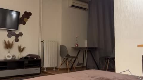 Snapshot of pileacadieri__ chatting on 04.14.26 Trisha online show from 04.14.26