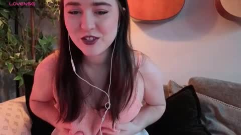 Snapshot of pillogoddess chatting on 03.18.26 PilloGoddess online show from 03.18.26