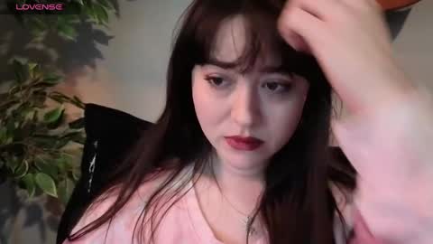 Snapshot of pillogoddess chatting on 04.04.26 PilloGoddess online show from 04.04.26