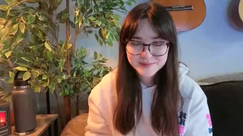 Snapshot of pillogoddess chatting on 05.07.26 PilloGoddess online show from 05.07.26