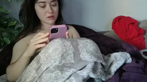 Snapshot of pillogoddess chatting on 05.10.26 PilloGoddess online show from 05.10.26