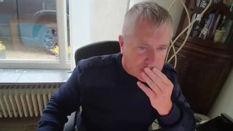 piloonklim online show from 10.25.25