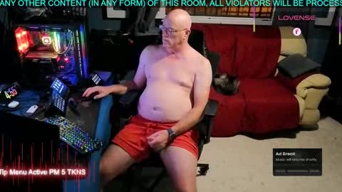 Snapshot of pilot_dave_69 chatting on 09.15.25 Dave online show from 09.15.25