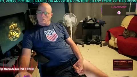 Snapshot of pilot_dave_69 chatting on 09.24.25 Dave online show from 09.24.25