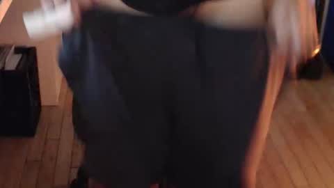 Snapshot of pimprobo chatting on 12.04.25 Pimp Robo online show from 12.04.25