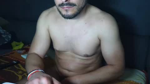 Snapshot of pinaro35 chatting on 02.19.25 pinaro35 online show from 02.19.25