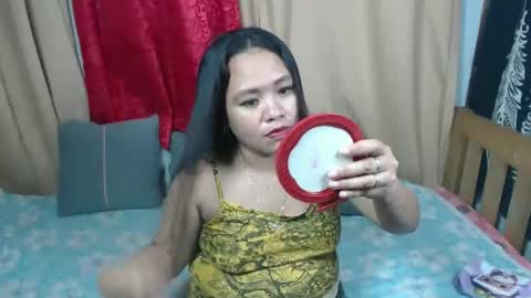 Snapshot of pinay_adeline chatting on 12.21.25 pinay_adeline online show from 12.21.25