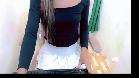 Snapshot of pinay_alexa chatting on 11.30.25 alexa online show from 11.30.25