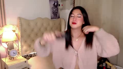 Snapshot of pinay_ivy chatting on 12.11.24 Ivy Morningstar online show from 12.11.24