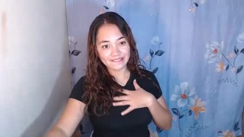 Snapshot of pinay_singlemomxs chatting on 10.18.25 pinay_singlemomxs online show from 10.18.25