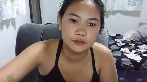 Snapshot of pinayligaya22 chatting on 10.31.25 JOY online show from 10.31.25