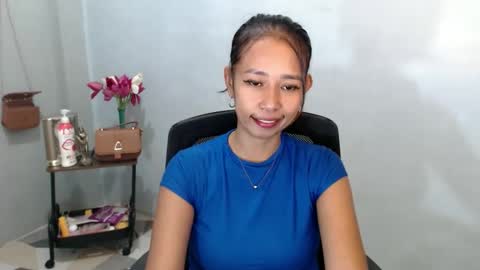 Snapshot of pinaymorena_renelda chatting on 11.19.25 pinaymorena_renelda online show from 11.19.25