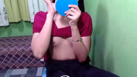 pinaymorena_rhowe online show from 01.06.25