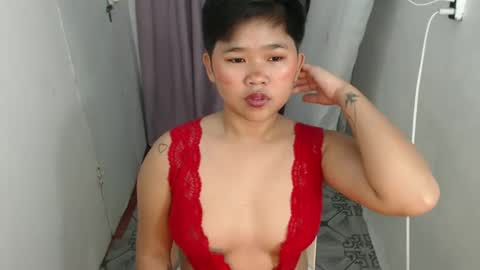 Snapshot of pinayprincesslyn chatting on 03.09.25 Lyn the Lesbian online show from 03.09.25