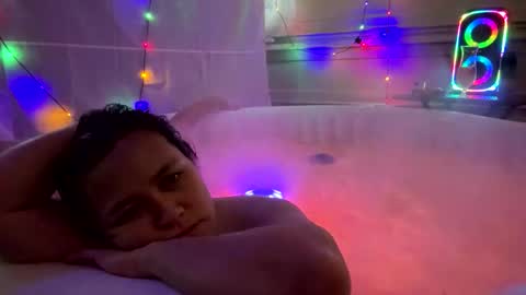 pinayrican2 online show from 12.18.25