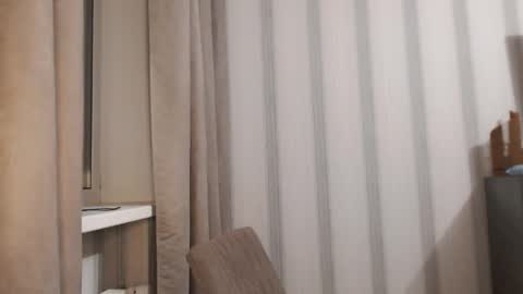 Snapshot of pineapple__mood chatting on 10.22.25 online show from 10.22.25