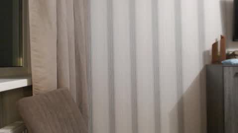 Snapshot of pineapple__mood chatting on 10.27.25 online show from 10.27.25