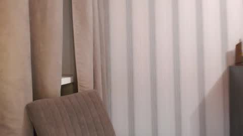 Snapshot of pineapple__mood chatting on 10.28.25 online show from 10.28.25