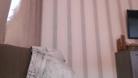 Snapshot of pineapple__mood chatting on 11.07.25 online show from 11.07.25