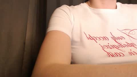 Snapshot of pineapple__mood chatting on 11.13.25 online show from 11.13.25