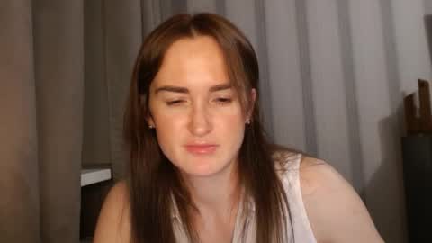 Snapshot of pineapple__mood chatting on 11.14.25 online show from 11.14.25