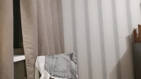 Snapshot of pineapple__mood chatting on 11.15.25 online show from 11.15.25