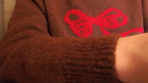 Snapshot of pineapple__mood chatting on 11.22.25 online show from 11.22.25