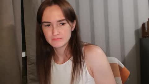 Snapshot of pineapple__mood chatting on 11.26.25 online show from 11.26.25