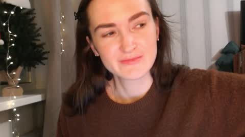 Snapshot of pineapple__mood chatting on 01.12.26 online show from 01.12.26