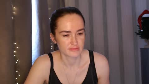 Snapshot of pineapple__mood chatting on 01.18.26 online show from 01.18.26