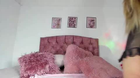 pink_rose5 online show from 11.08.25