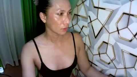 pink_ugbugan online show from 01.13.26