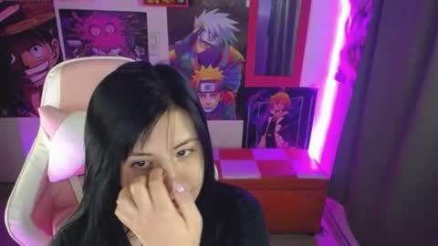 pink_yuii online show from 11.08.25