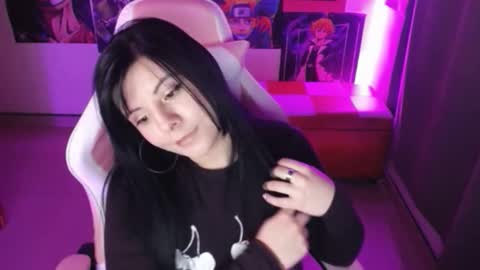pink_yuii online show from 02.09.26