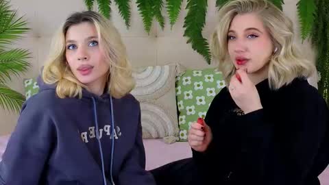 Snapshot of pinkadele chatting on 10.14.25 Adele online show from 10.14.25