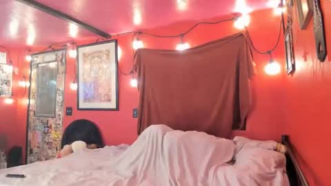 Snapshot of pinkandheated chatting on 12.24.24 Virginity smiles online show from 12.24.24