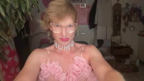 Snapshot of pinkfag chatting on 07.13.26 pinkfag online show from 07.13.26