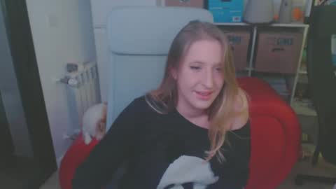 Snapshot of pinkladyx2 chatting on 02.06.25 pinkladyx2 online show from 02.06.25