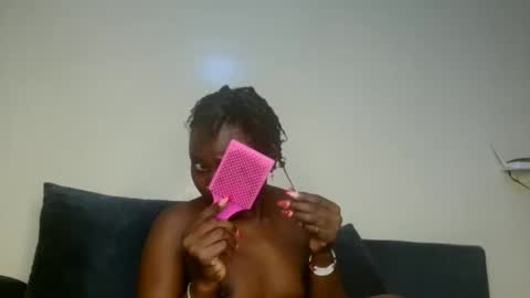 Snapshot of pinklover2003 chatting on 05.18.26 Serena online show from 05.18.26