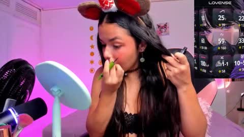 Sarah .. online show from 11.21.25