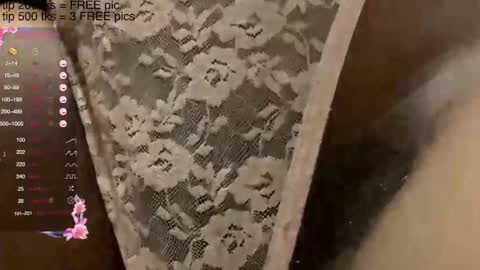 Snapshot of pinkrosaaa chatting on 01.29.25 Rosa Vids Pics 50 off online show from 01.29.25