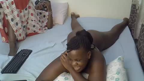 Snapshot of pinky_ebony1 chatting on 10.16.25 pinky online show from 10.16.25