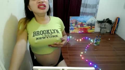 Snapshot of pinky_pussybobby69 chatting on 06.25.26 Tina online show from 06.25.26