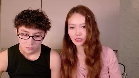 Li long hair and Ru short hair online show from 06.26.26